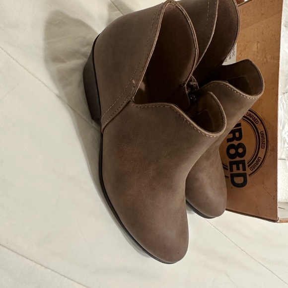 Unr8ed Brown Booties 9 - Picture 3 of 3